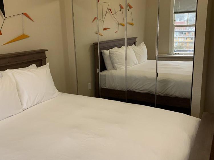 Hotel Leo 벨링엄 외부 사진
